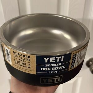 Brand new Yeti 4 Dog Bowl